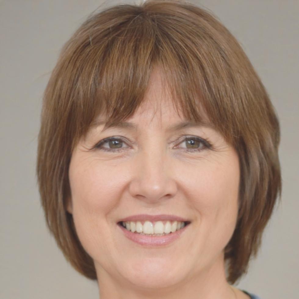 Portrait de Claire Dubois, spécialiste en optimisation budgétaire